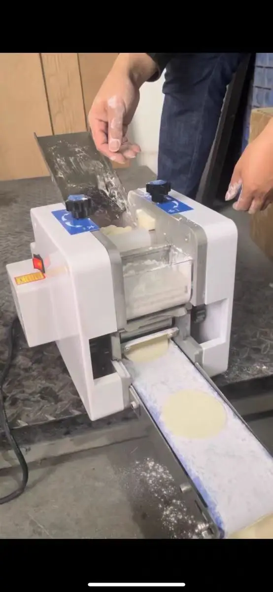 Fully automatic small dumpling skin manufacturing machine Dumpling production machine Noodle skin manufacturing machine