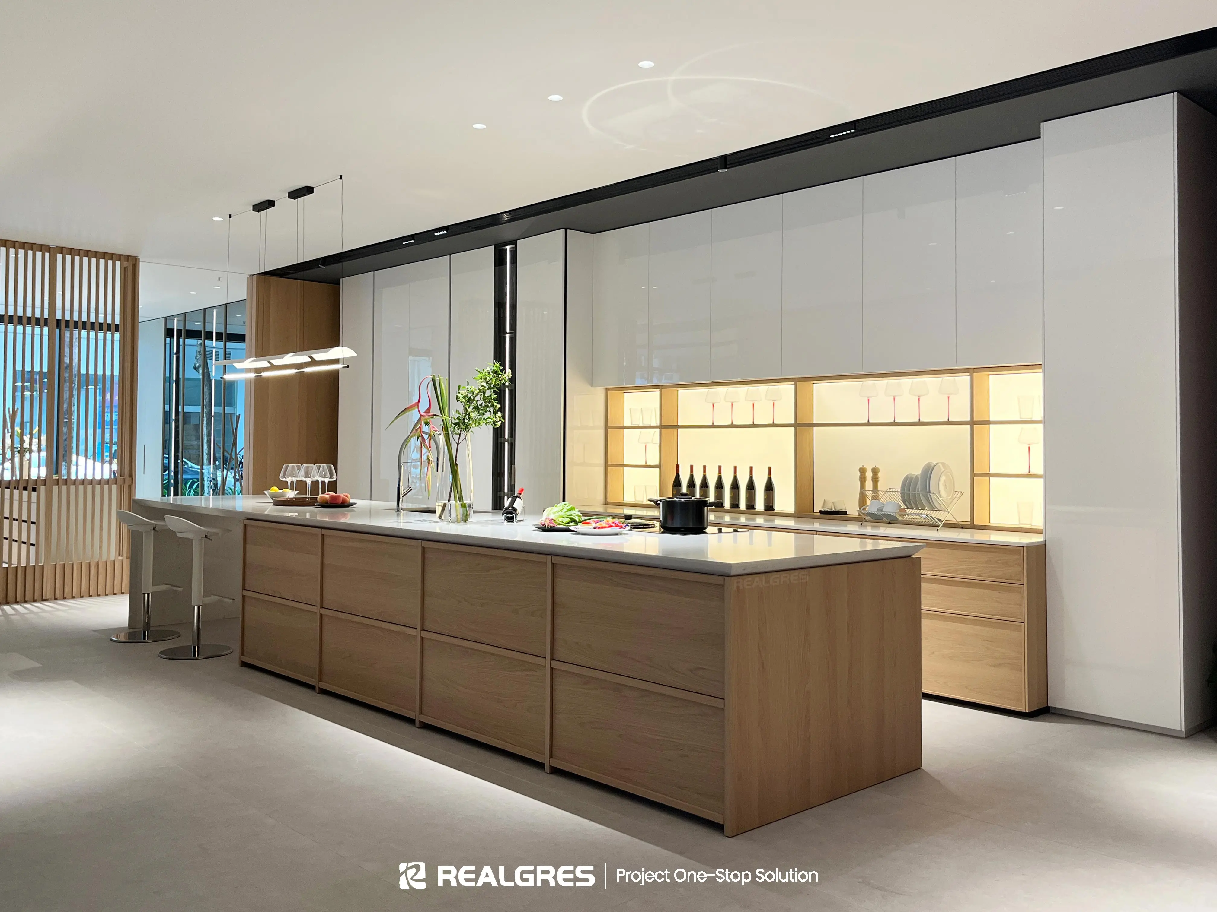 6m Large Kitchen Cheap Australia White Lacquer Glossy Finished Glass Quartz Island High End Kitchen Cabinets Manufacturing