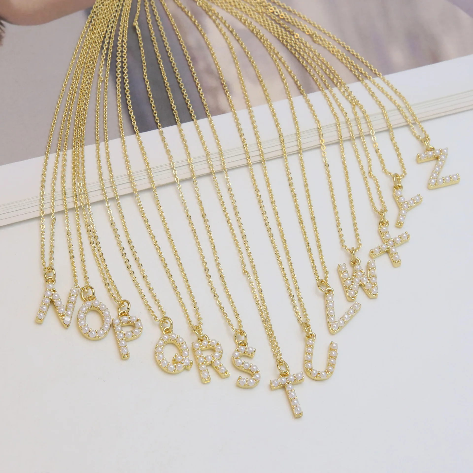 Hypoallergenic Jewelry Wholesale Luxury Pearl initial letter pendant necklace pearl bead alphabet letter initial pendant chain