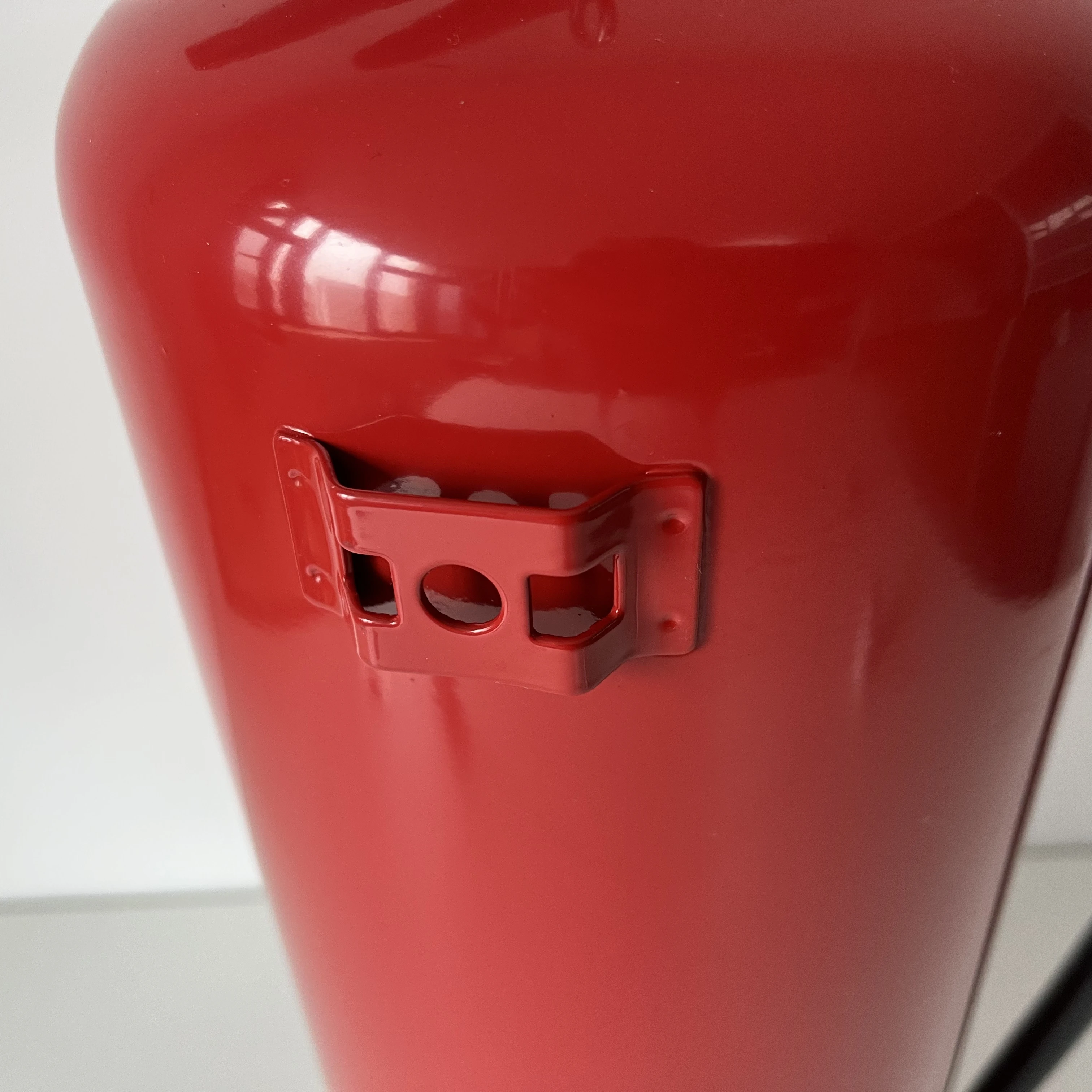 House use 9L Lithium Ion battery fire suppression portable extinguisher