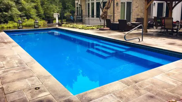 Enjoy the perfect pool experience with customized fiberglass swimming pools built for outdoor luxury swimming pool
