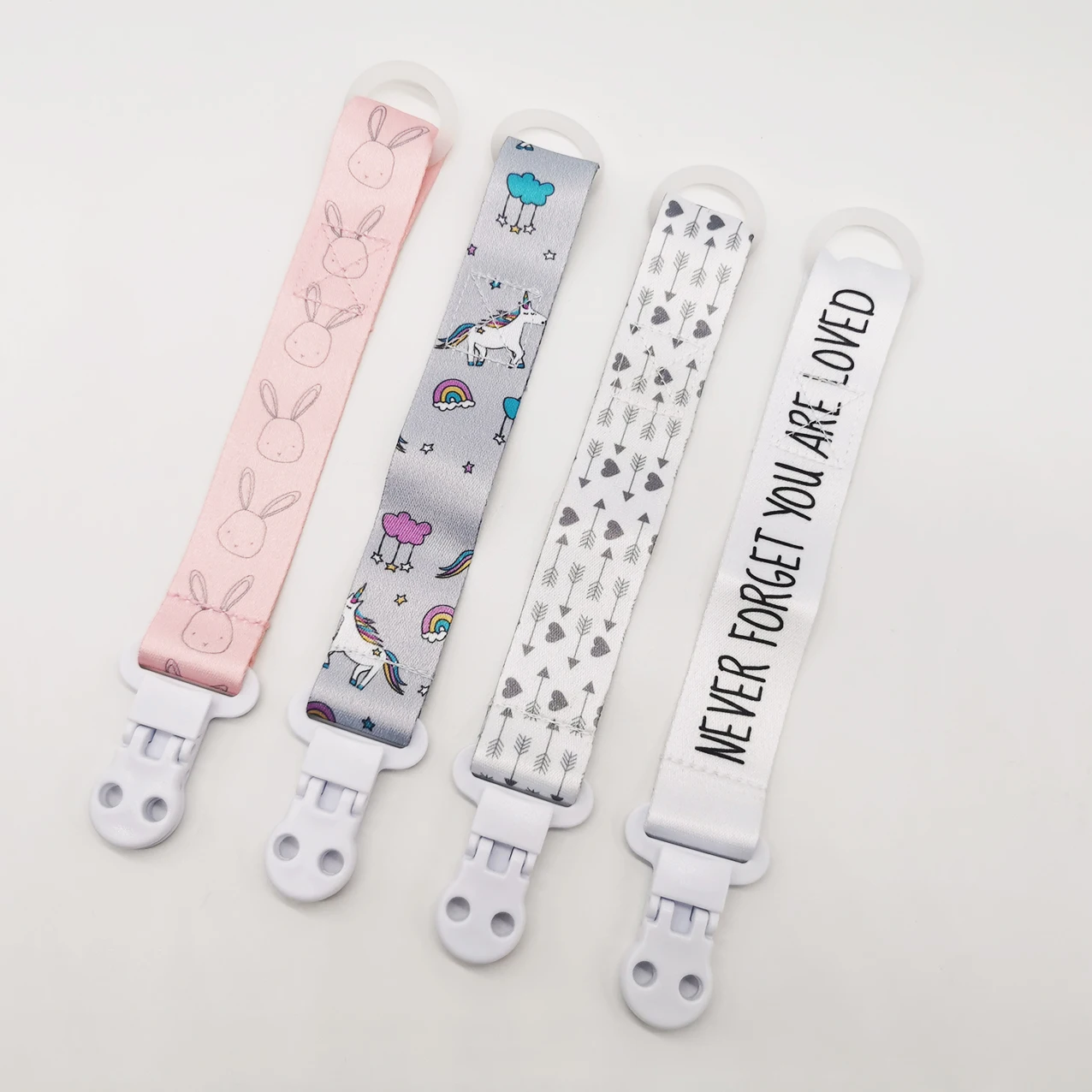 New Products LFGB Approved BPA Free Wholesale Dummy Pacifier Holder Silicone Ring Baby Pacifier Clip