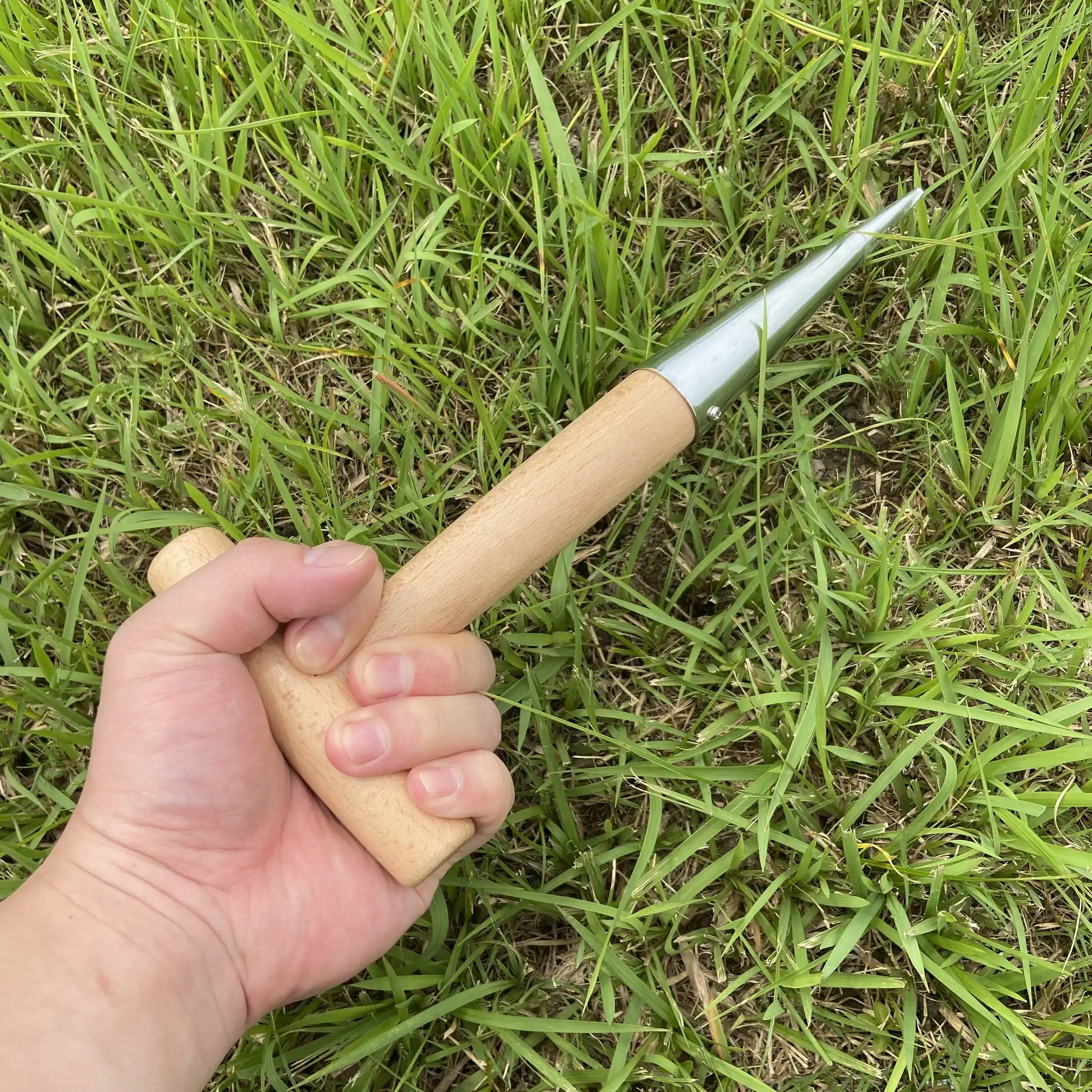 Manufacturer Supply Wood Handled Stainless Steel Sow Dibber for Digging Seeding Transplanting Loose Soil