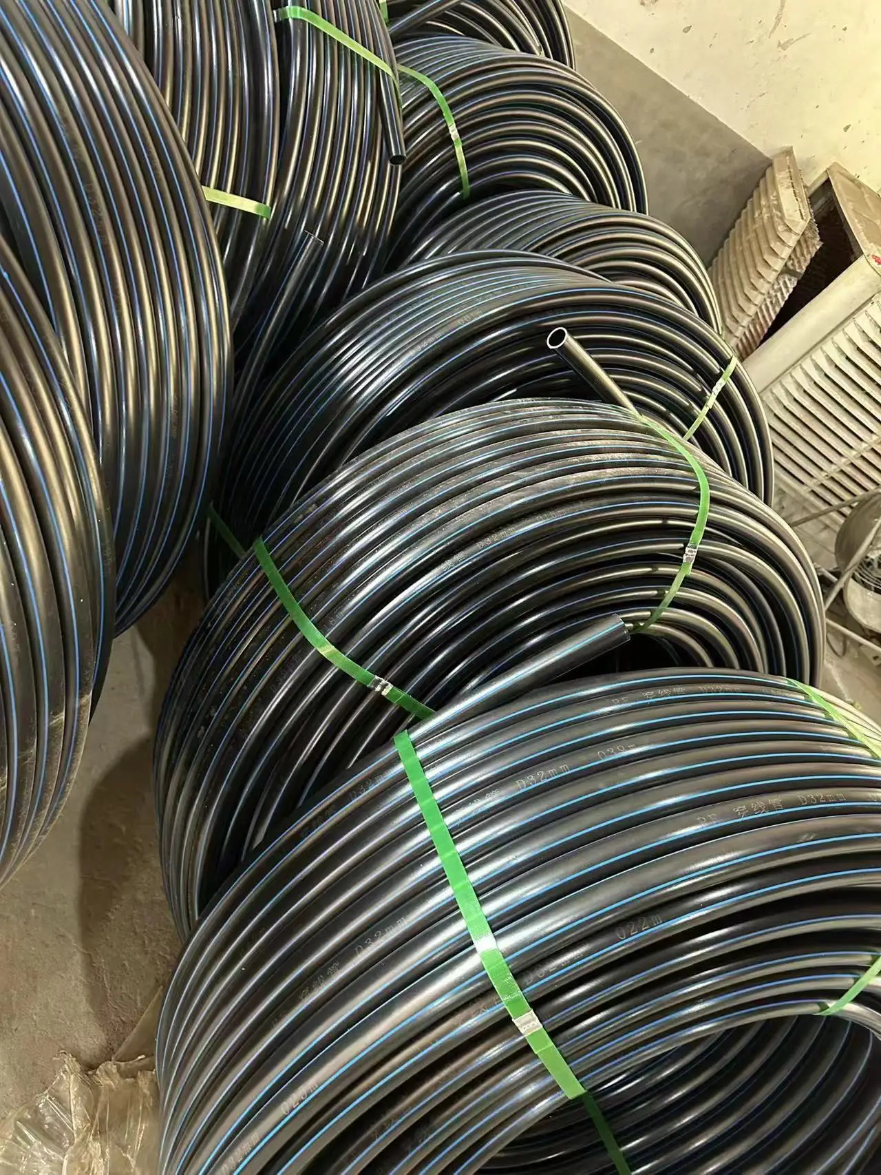 Flexible PE Water & Drainage Hose for Agricultural Irrigation HDPE Polyethylene Material 6mm Thickness Welding Socket Connection