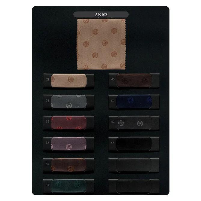 Jacquard Yarn-Dyed Coat Fabric Cupra Lining With a Polka Dot Pattern