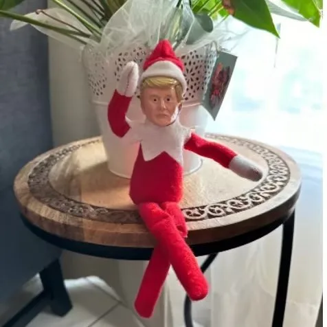 Cross border new elf doll sitting posture Christmas bookshelf elf ornament