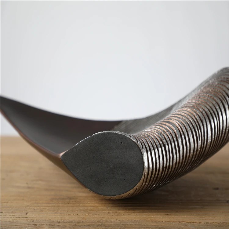 Wholesale elegant nordic style home decor polyresin table top vase nordic modern flower vase for home decor