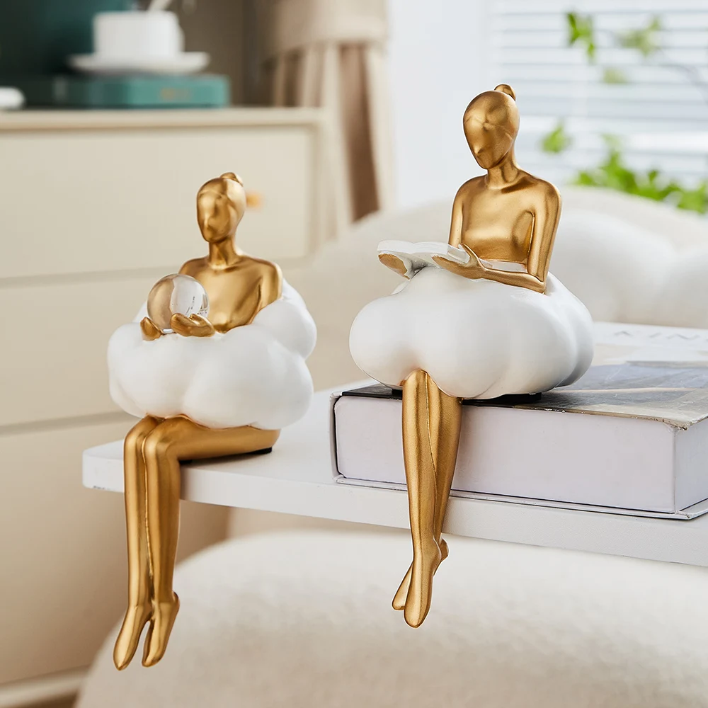 Statues and Statues Golden Sculptures and Statuettes Figurines for Interior Kawaii Room Decor Office Accessories Wedding Decor