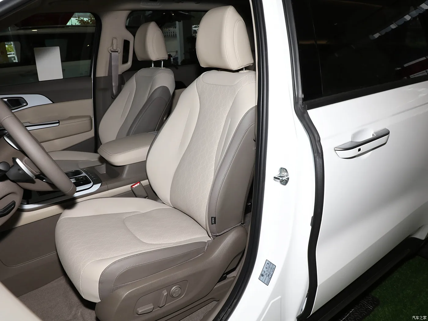 Kia Carnival средней и большой MPV 2 0 т 233hp L4 бензин 5 дверей 7 мест 205 км/ч скорость карнавальный автомобиль