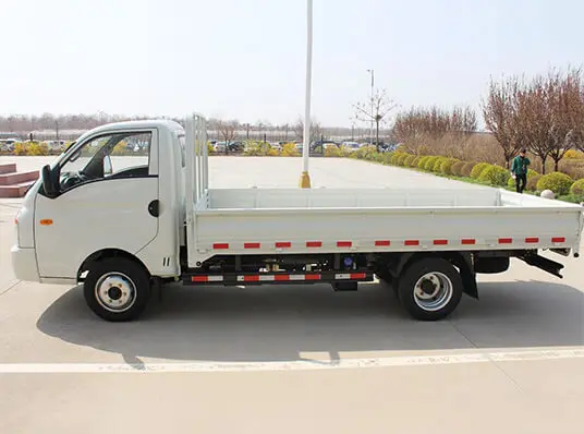 
1750 series 4x2 isuzu engine single/double cabin diesel cargo truck 