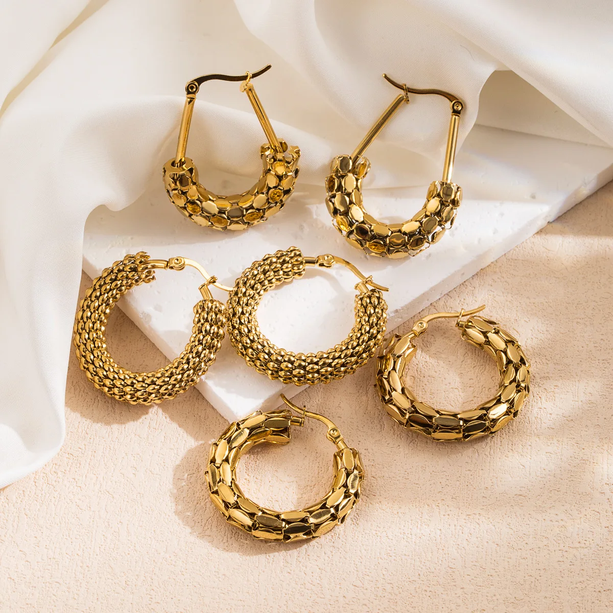 High Quality 18K Gold Plated Scale Design Hoop Earring Tarnish Free Stainless Steel Hoop Earrings For Women