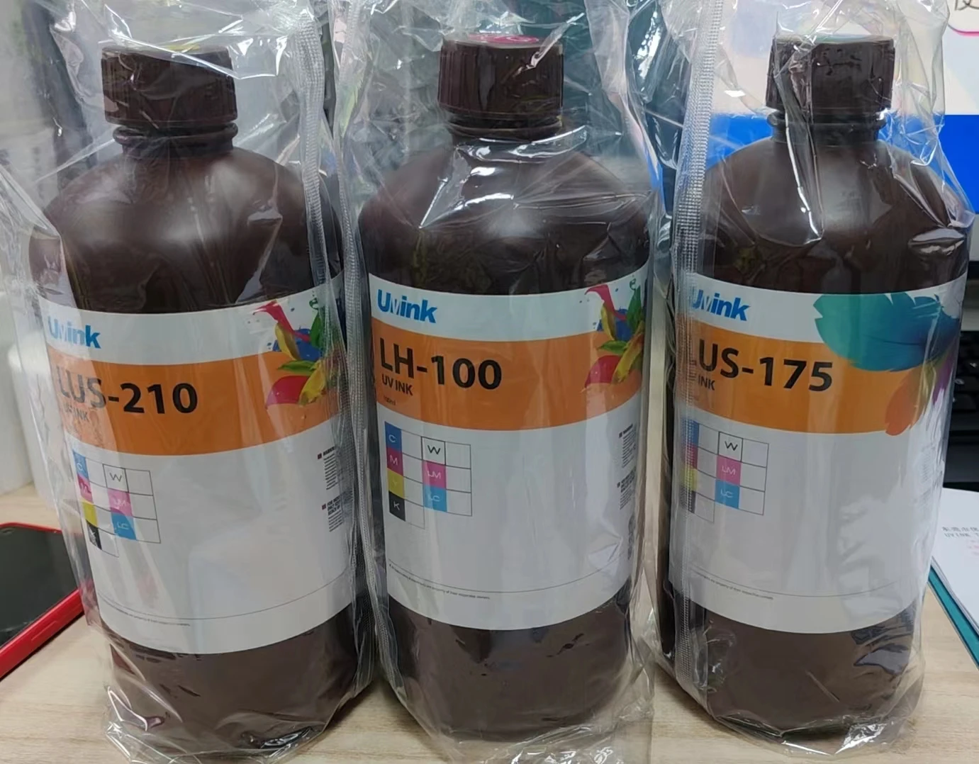 high quality LUS-120 mimaki UV ink with Chip for SIJ-320/UCJV300/JFX200/JFX500/UJF3042MKII/UJF-A3MKII/UJV55/UJV500