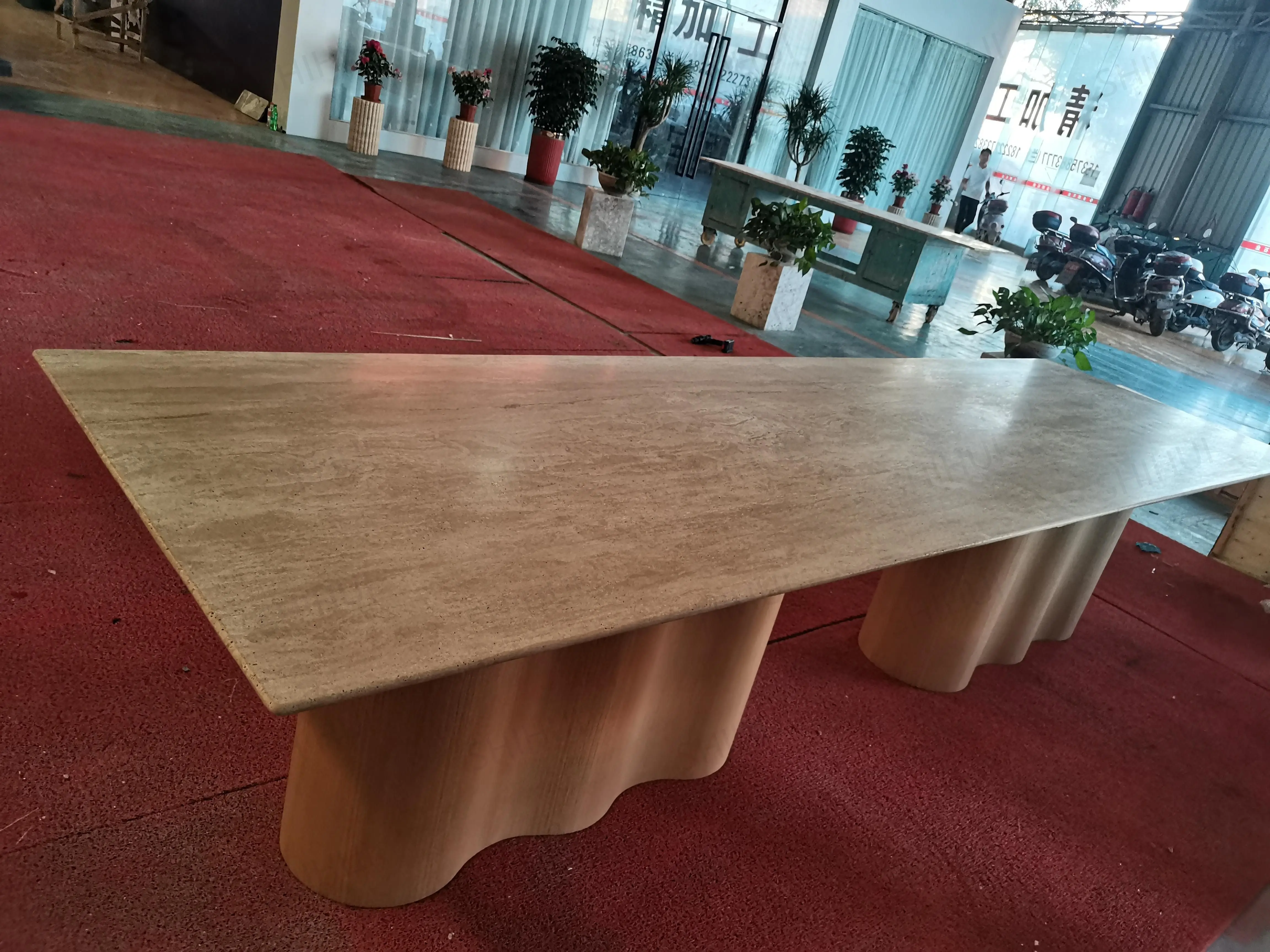 Прямоугольный бежевый обеденный стол из натурального камня 12