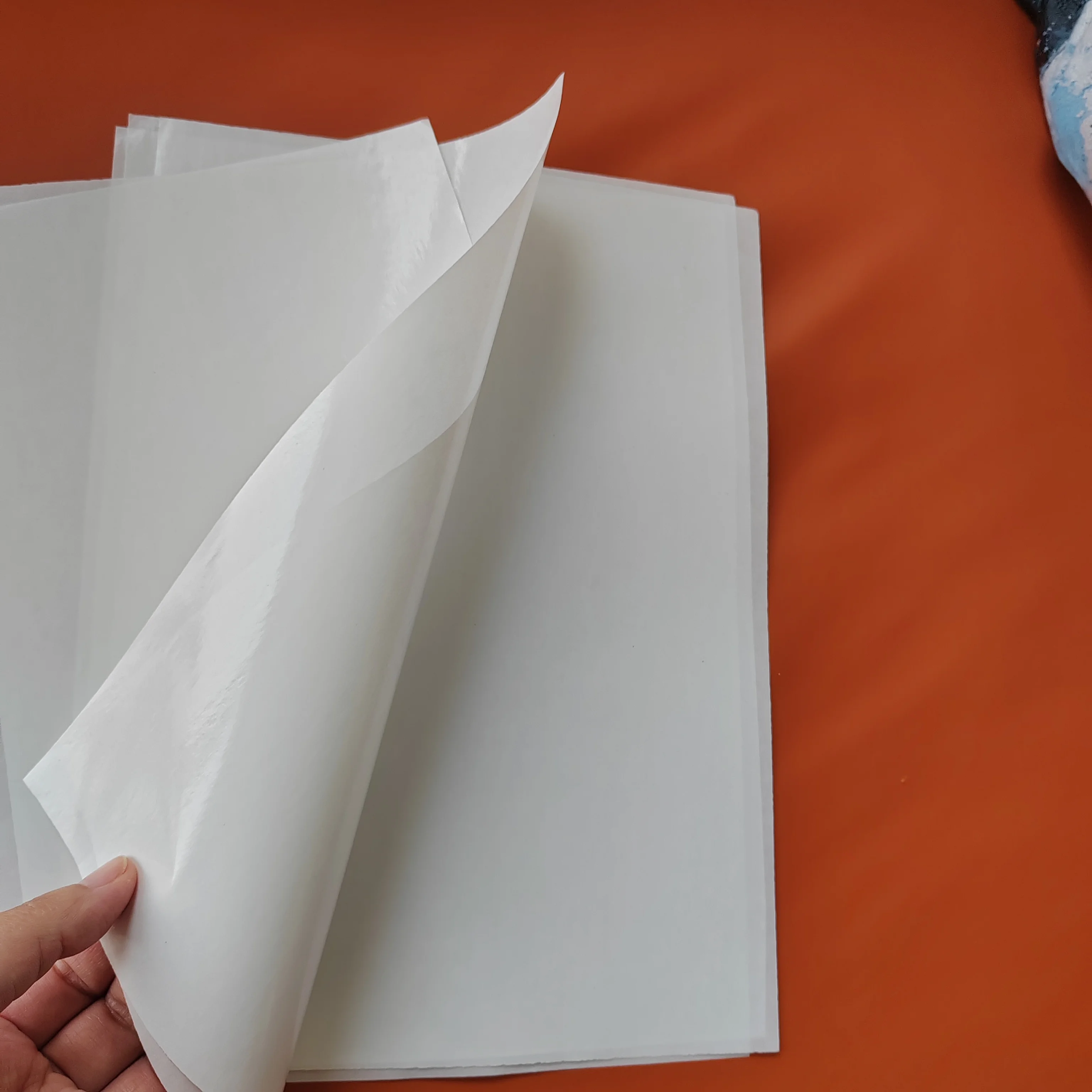 Chinese Manufacturer Jumbo Roll 58gsm White or Yellow Glassine Paper For Liner