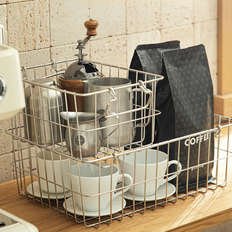 Wholesale Stainless Steel Wire Basket Kitchen Storage Metal Mesh Picnic Basket for Camping & Hiking