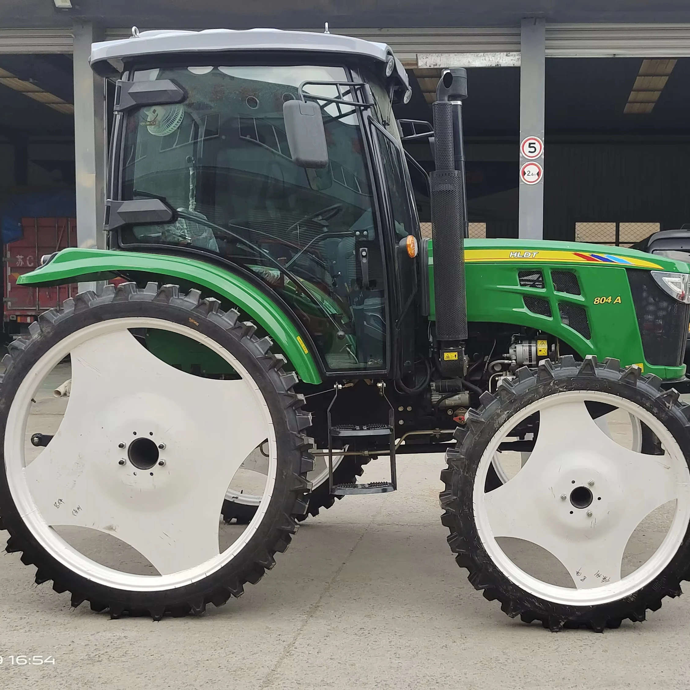 Cheapest 80 HP chinese farm tractors agriculture tractor farm With 4WD