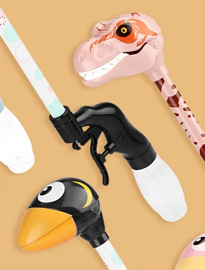High Quality  Long-necked Animal Summer Water Gun Cartoon Water Sprinkler Outdoor Pool and Water Squirt Toy Gun With Candy