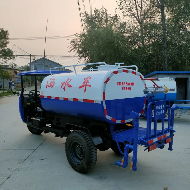 Small diesel sanitation truck, three-wheeled sprinkler truck, 3 cubic meters three-wheeled garbage collection vehicle