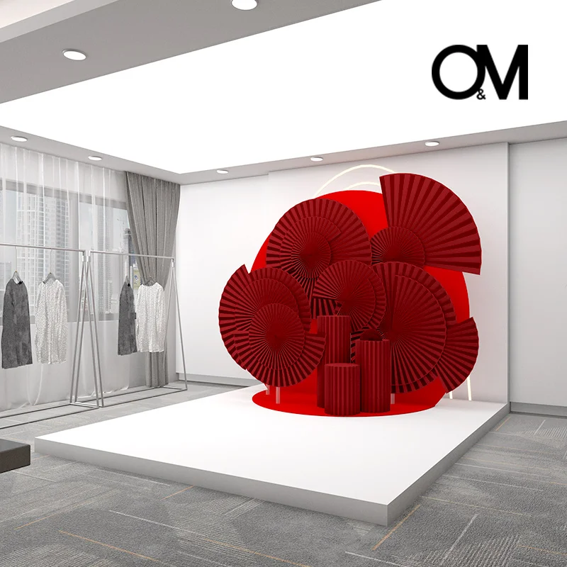 O&M Display Design Chinese Style Red Origami Fan Props Shop Window Display Decor In New Year Commercial Art Display