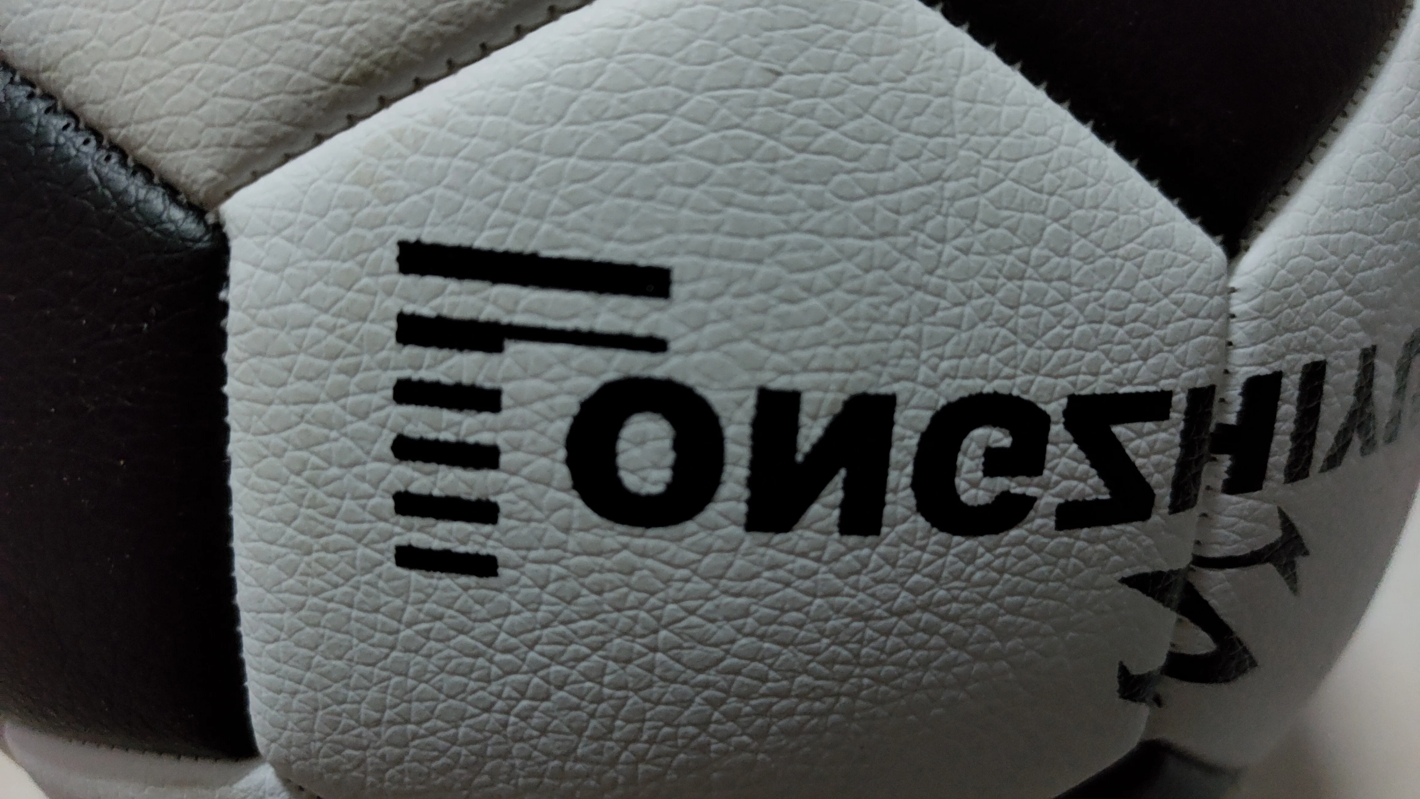 Customized LOGO latest factory direct sales Size4 Size5 football  OEM LOGO futsal ball football Traditional classic football