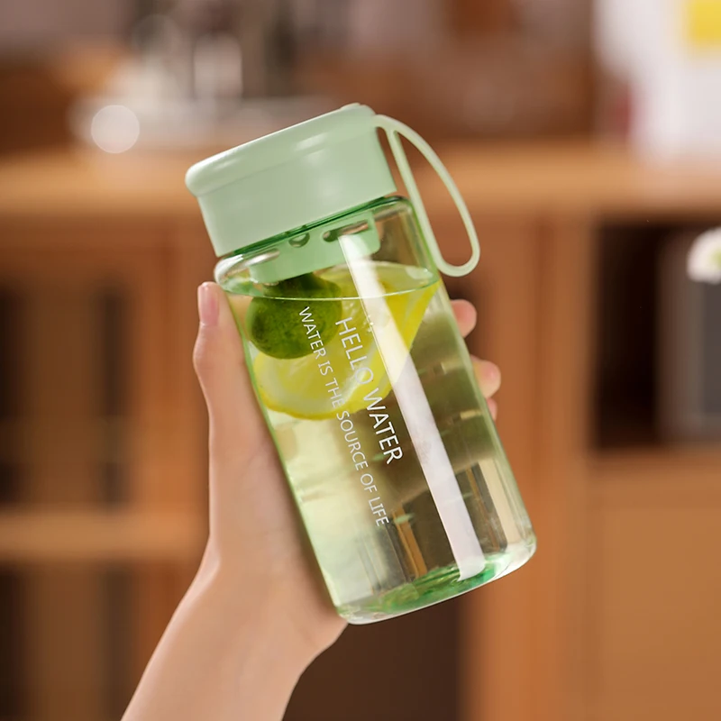 Wholesale custom reusable  water cup for sports with plastic cap Cups Mug With Lid And Straw