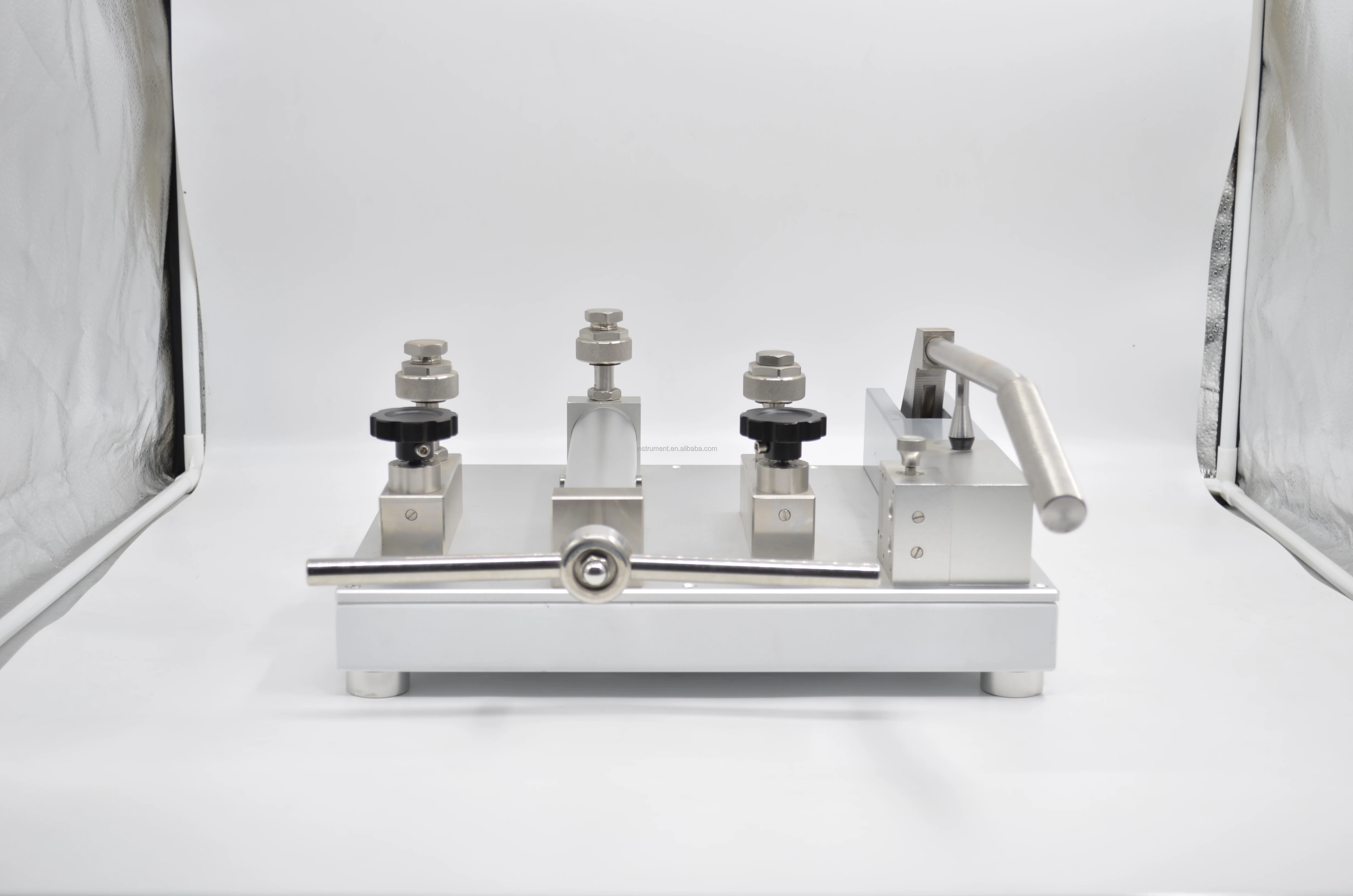 HS721 bench type Pneumatic Pressure Calibration Comparator