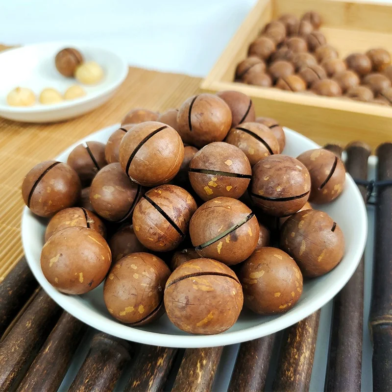 Macadamia Nuts Roasted and Cracked 22mm--25mm Nutritious Direct-Eating Snack Wholesale from China .