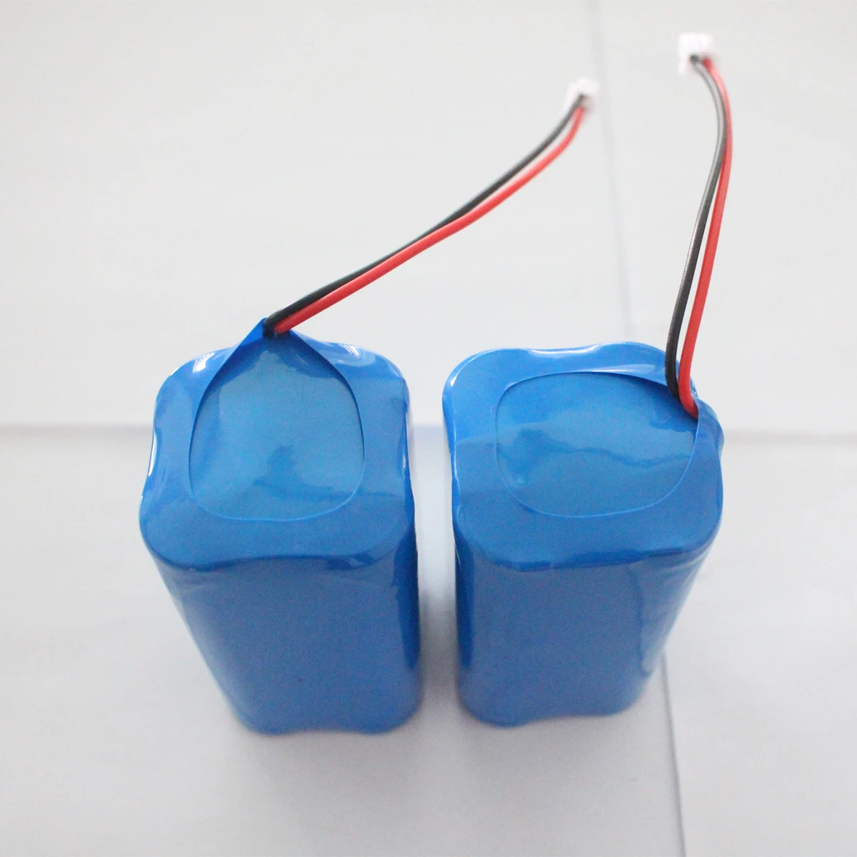 Factory wholesale 7.4v 2s2p 18650 robot battery china cheap price lithium battery pack customized battery pack