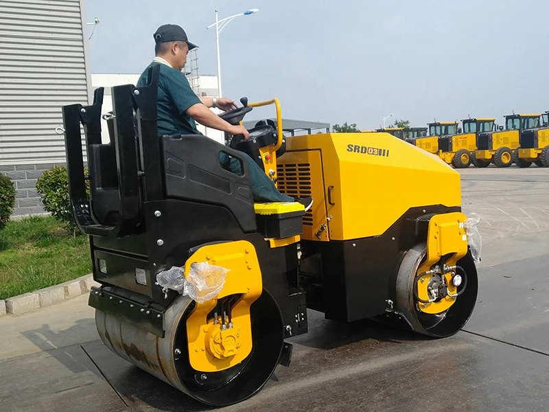 Free shipping China supplier Tandem Vibratory Rollers CB1.8 1.7ton 18.4kw rubber tires with Diesel Engine for sale