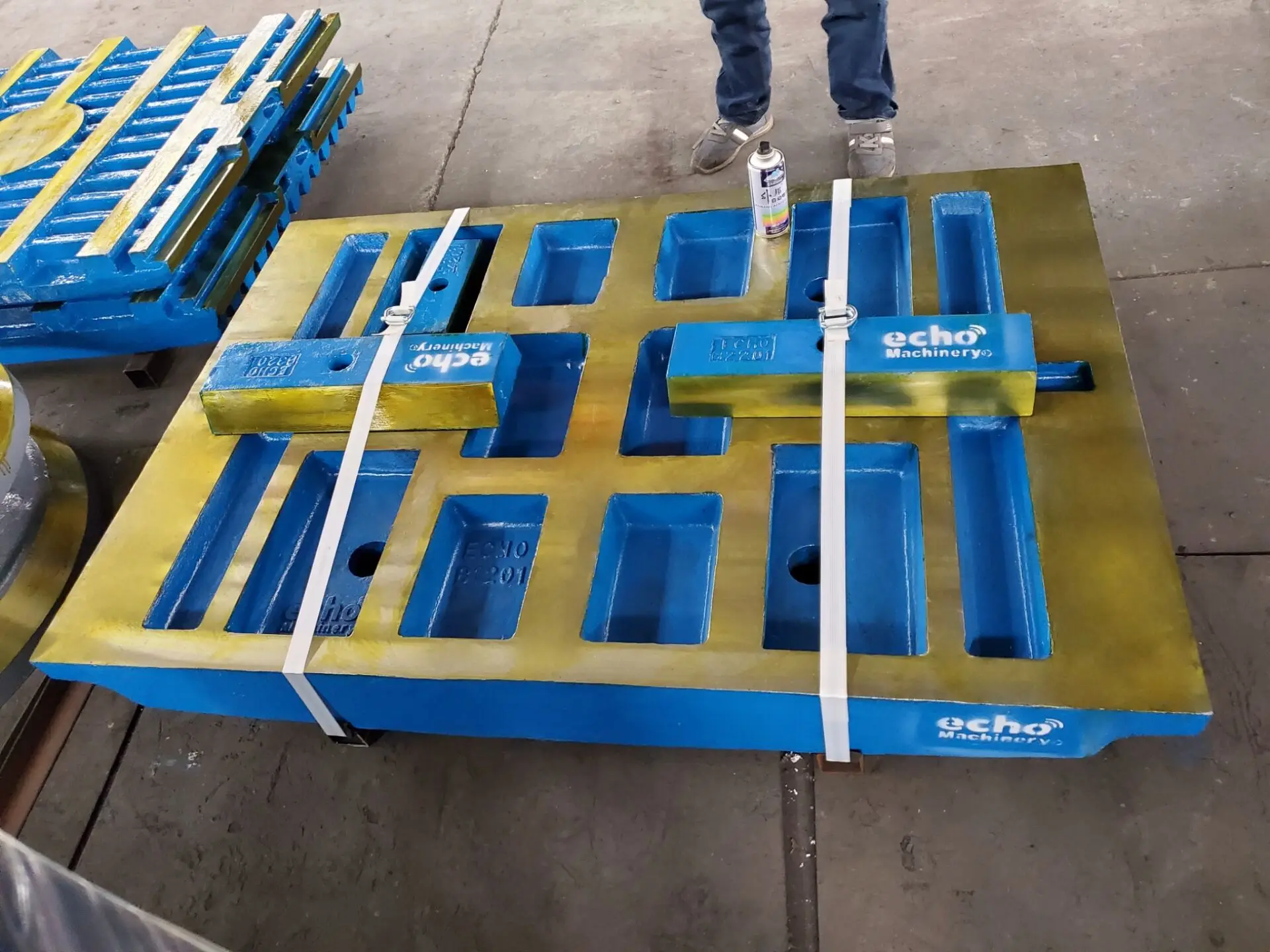 High manganese C12 QJ341 swing and fixed jaw plate for mining,recycling field