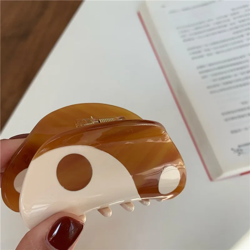 New Fancy Yin And Yang Chinese Style Claw Clip Tai Chi Semicircle White Black Acetate Hair Clips Simple Acetic Acid Haarklammer