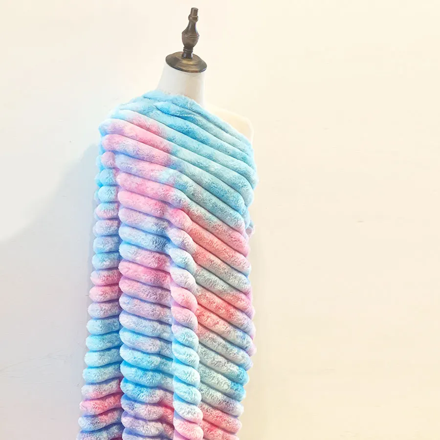 Designer custom rolls baby blankets Knitted 100% Poly rainbow furry skin rabbit tie dye stripe faux fur plush fabric