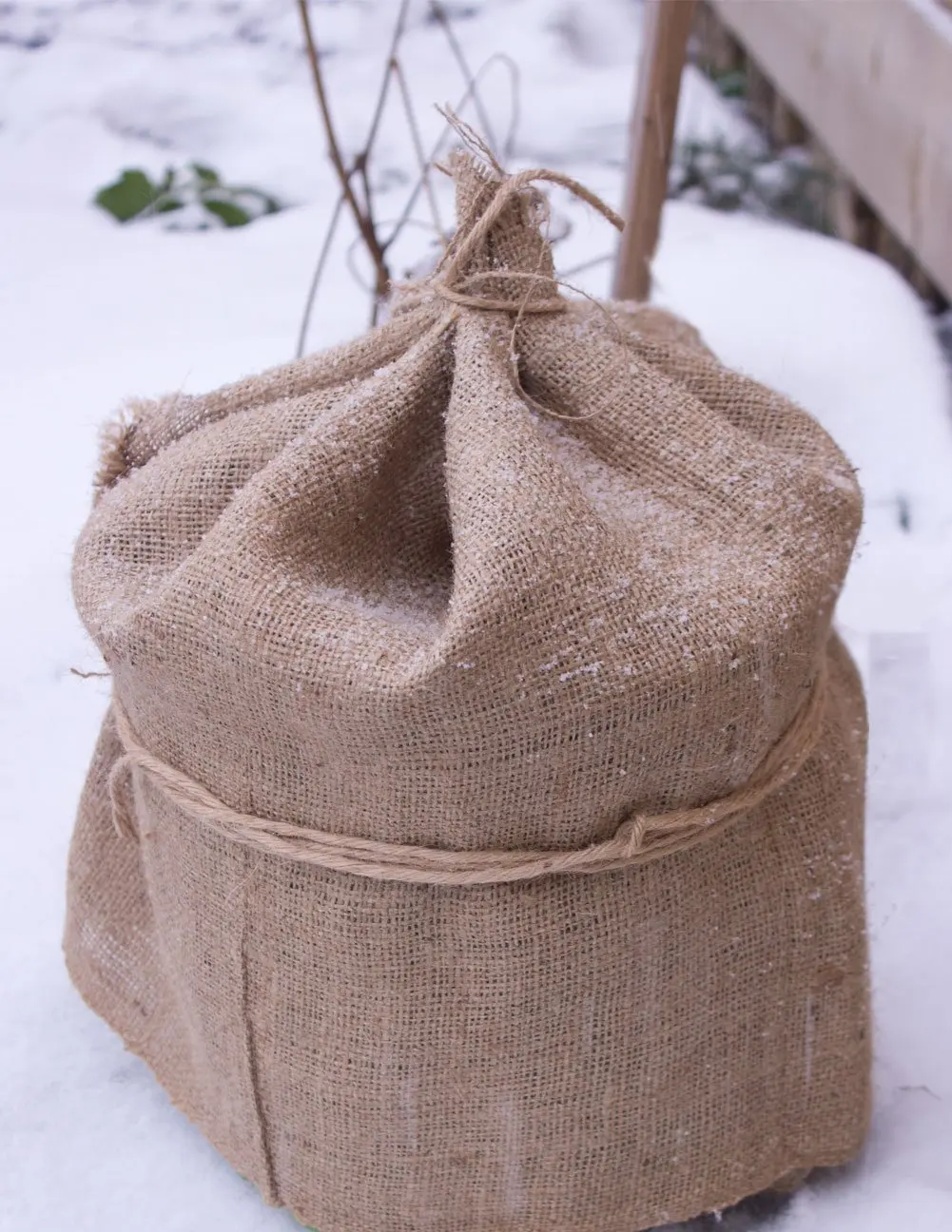 Hessian Burlap Sack Bangladesh 100% Jute Sand Bags Supplier Brown 50KG Gunny Bags With String