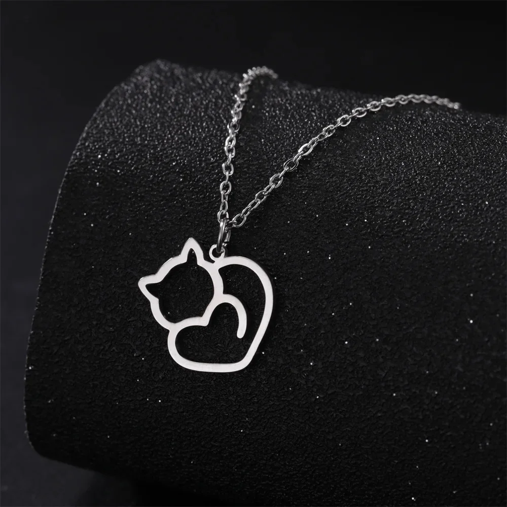 Cute Heart Cat Necklaces for Women Stainless Steel Kitten Necklace Pendant Fashion Pet Lover Party Birthday Jewelry Gift
