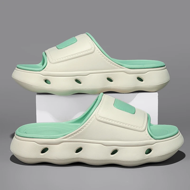 New Indoor  Outdoor Slippers Fashion  Slippers Lightweight Summer Slippers Anti Slip for men Beach Sandals