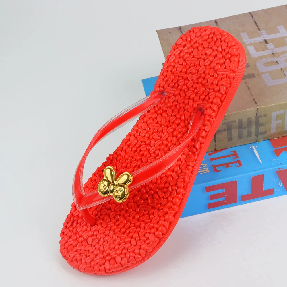 Женские сланцы из пластика