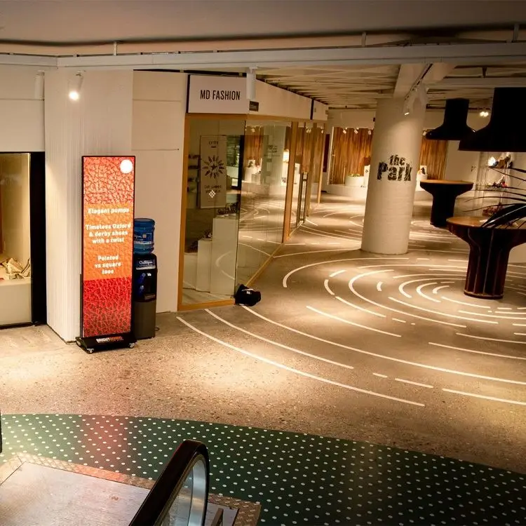 Moveable Indoor P2.59 Mirror LED Screen For Autocar 4S Shop Advertising Display LED Poster Panel