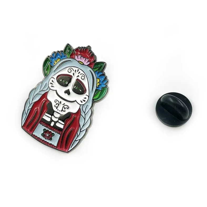 China Wholesale Metal 3D Gold Terrifying Movie Characters Enamel Print Hat Pins