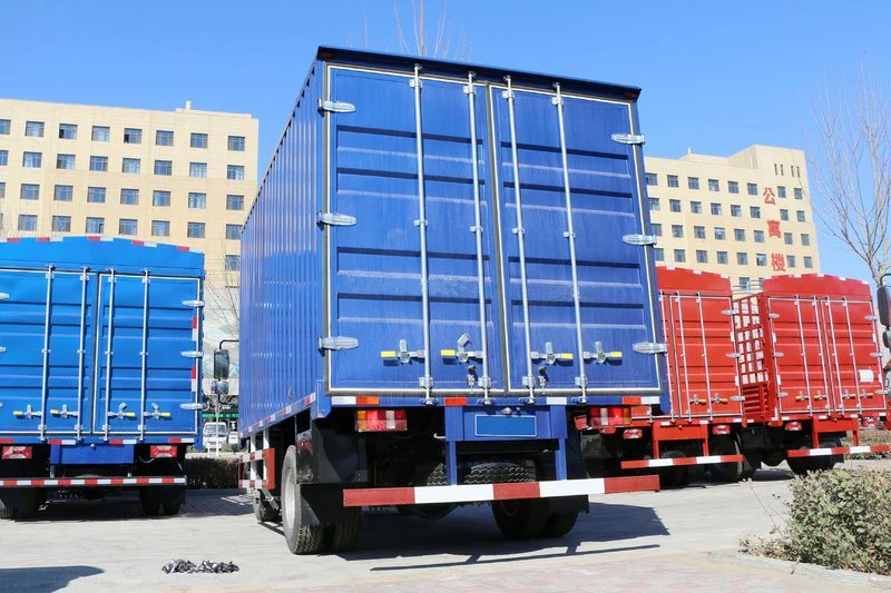 Shanghai Yuejin surpasses c300-33 4x2 125hp 4.105m used single row van light truck