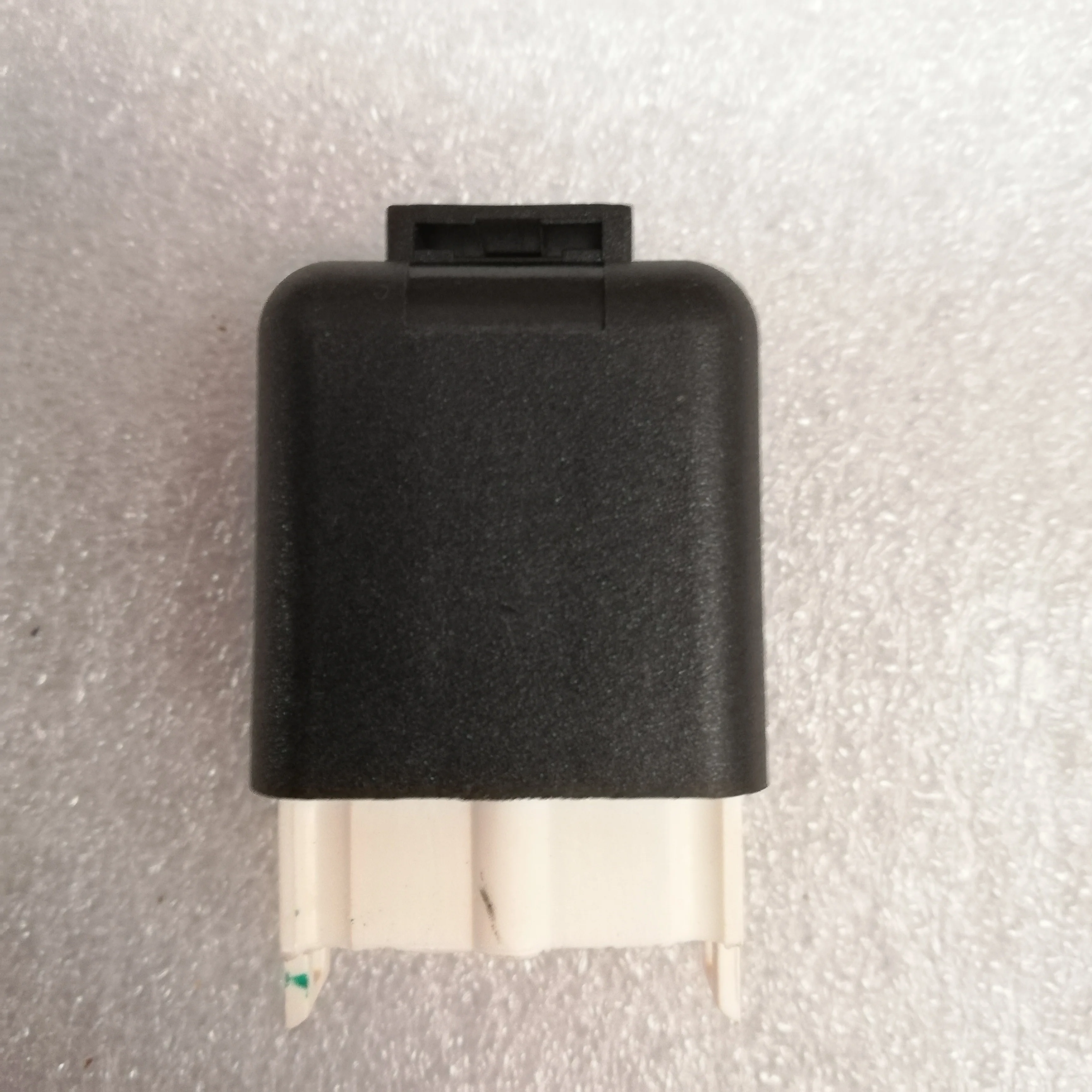 JAC genuine parts high quality WIPER RELAY, for JAC heavy duty truck, part number 95240-88000