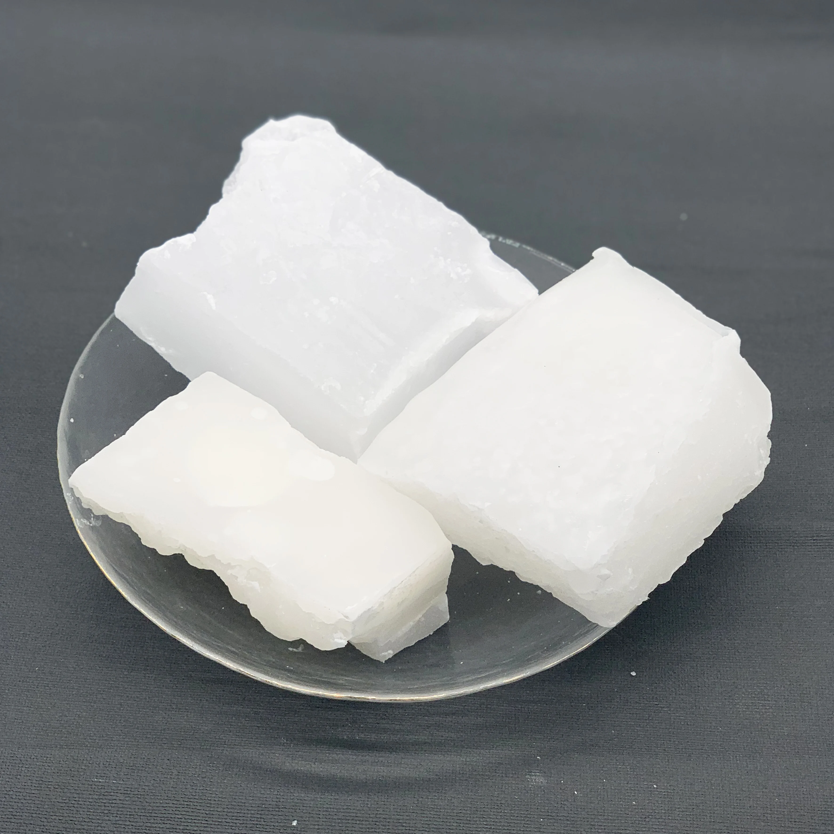 Wholesale China Supplier High Quality Fully Refined Semi Refined Crude Paraffin Wax for Candle Making in Bags