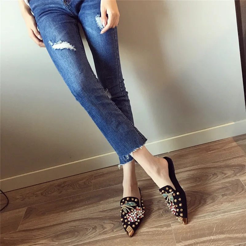 2023 luxury ladies rivets closed-toe slides fashion pointed flats mules women rhinestone pointed stud sandals slippers