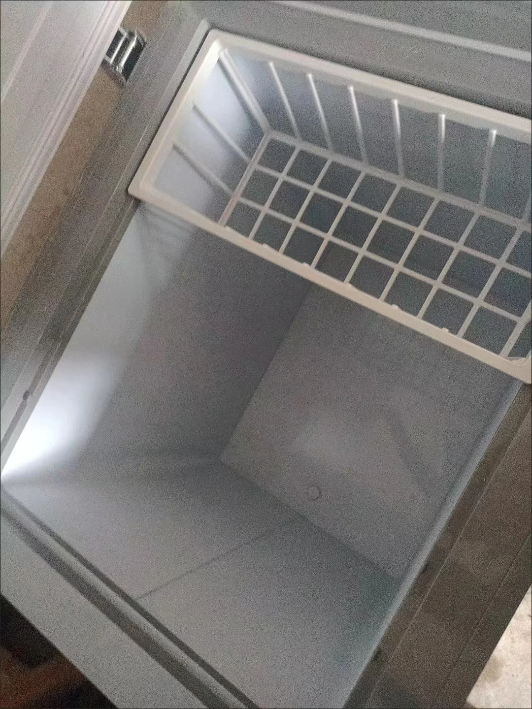D 205-liter floor-standing horizontal freezer refrigerator for cold storage of beverages and freezing of meat  refrigeration