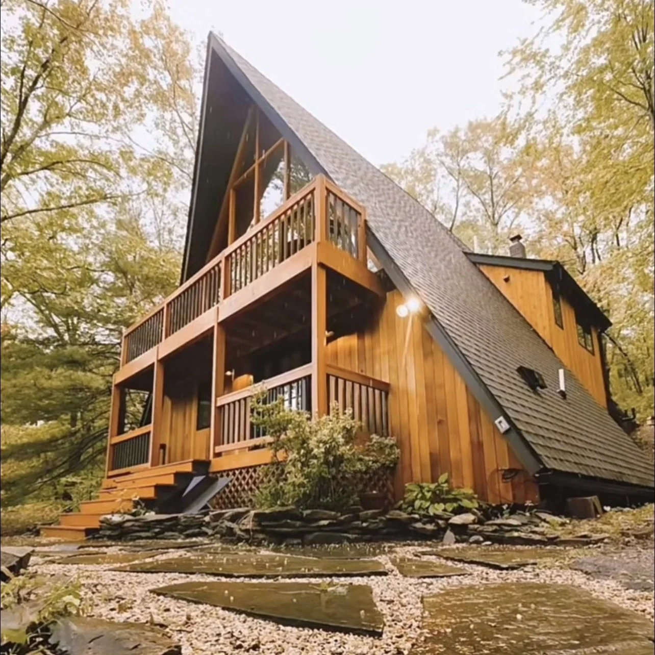 Luxury Triangular Container House Steel Mobile B&B Space Capsule for Leisure Vacation Internet Celebrity Hotel Landscape