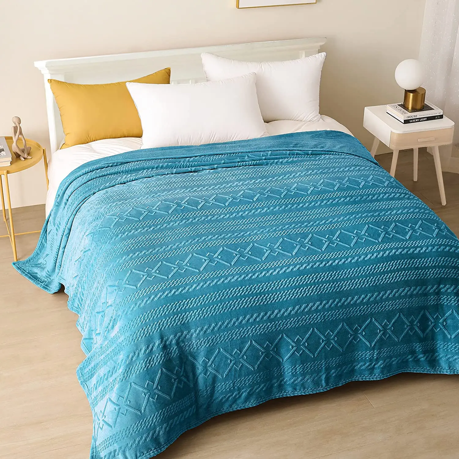 Wholesale Moving Plush Blankets Winter Black Decorative Geometric Pattern Blanket