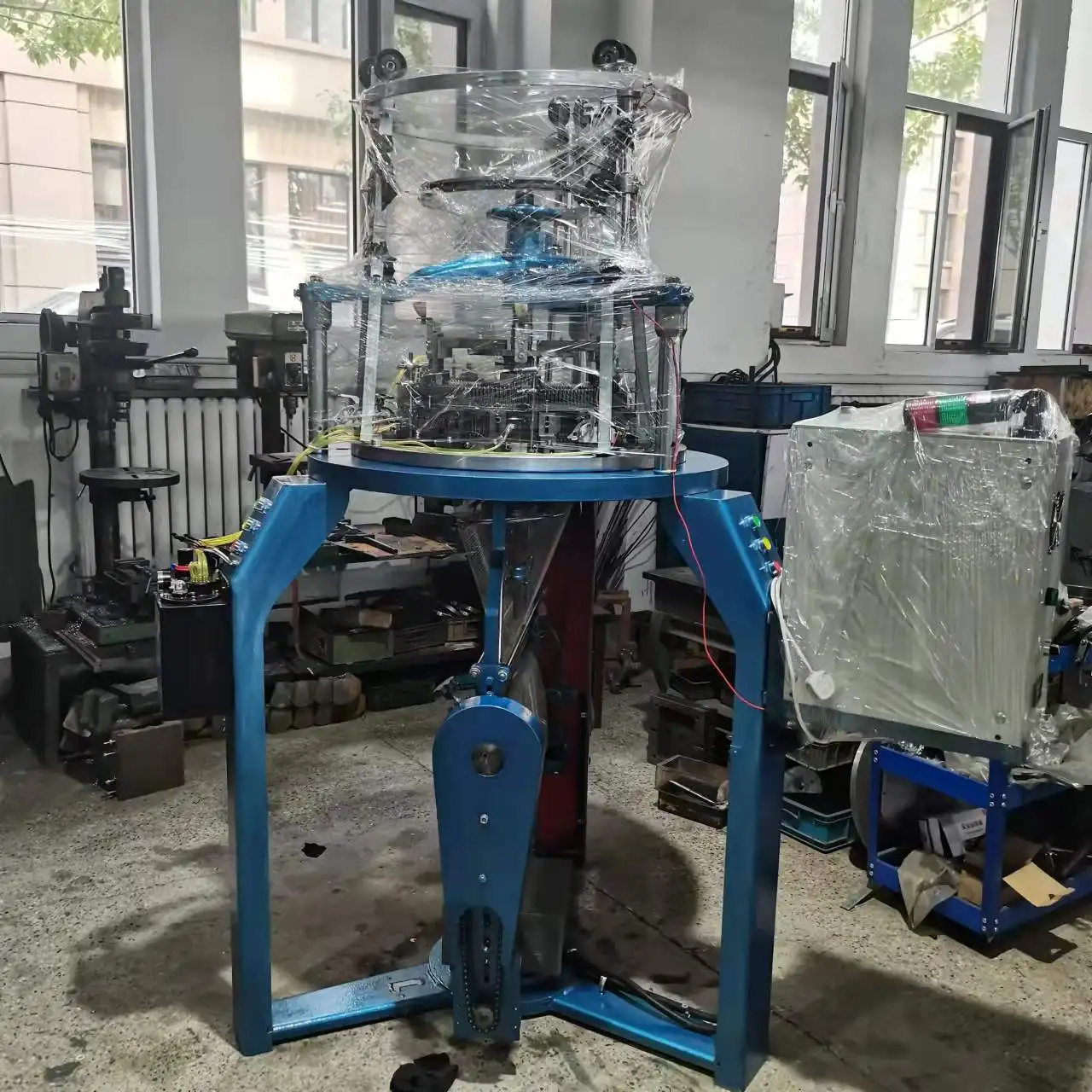 Automatic metal / pp wire circular demister pad gas liquid knitted wire mesh filter knitting machine