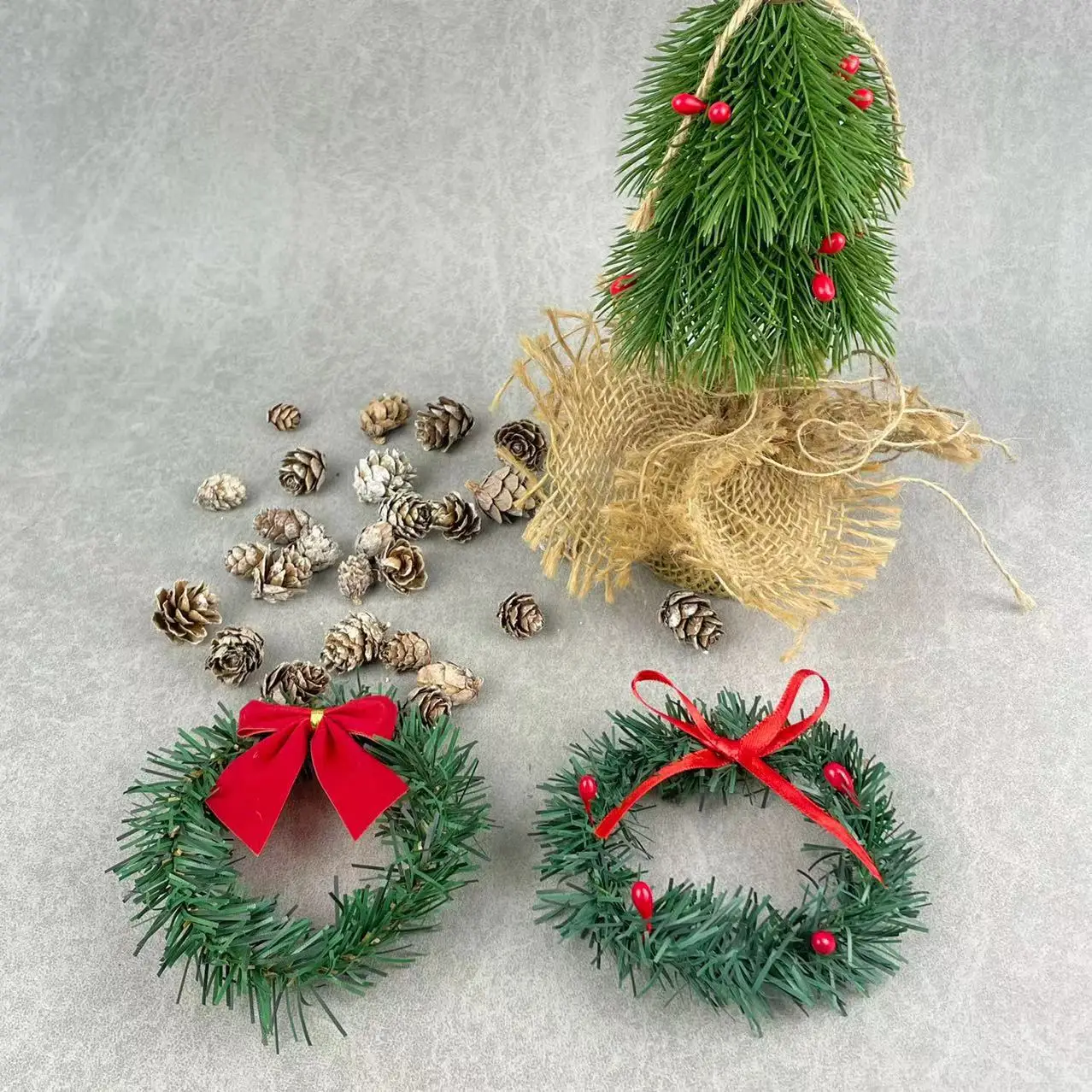 1:12 Dollhouse Miniature Mini Hemp Circle Plastic Teng Strip Simulation Small Christmas Wreath Grass Ring Door Knocker