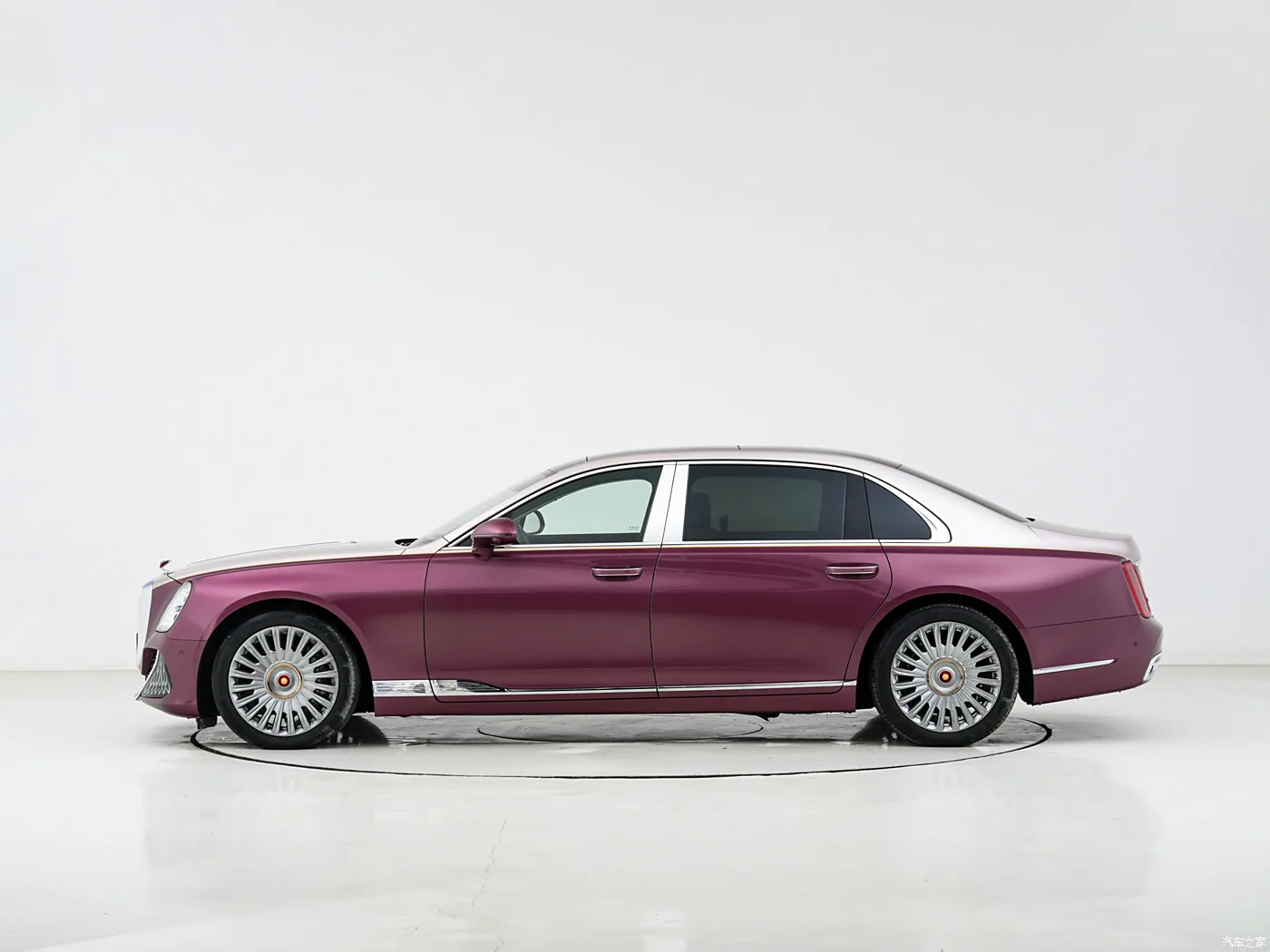 Hongqi Guoya представляет собой вершину роскоши и инноваций в автомобильном мире