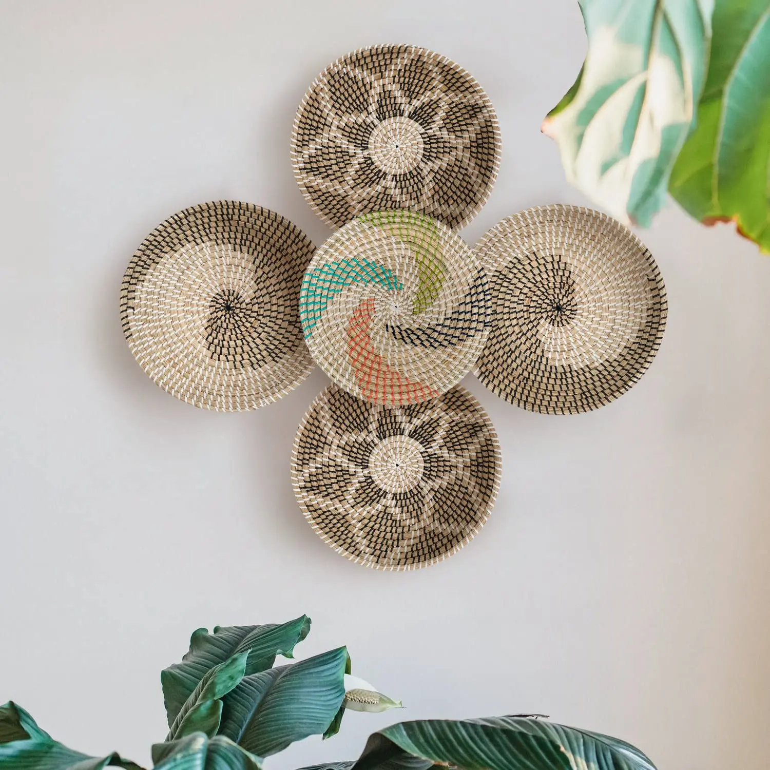 Hot Selling 13inch Boho Handwoven Seagrass Wall Hanging Decoration Baskets Decorative Tray Home Decor Basket Set 3