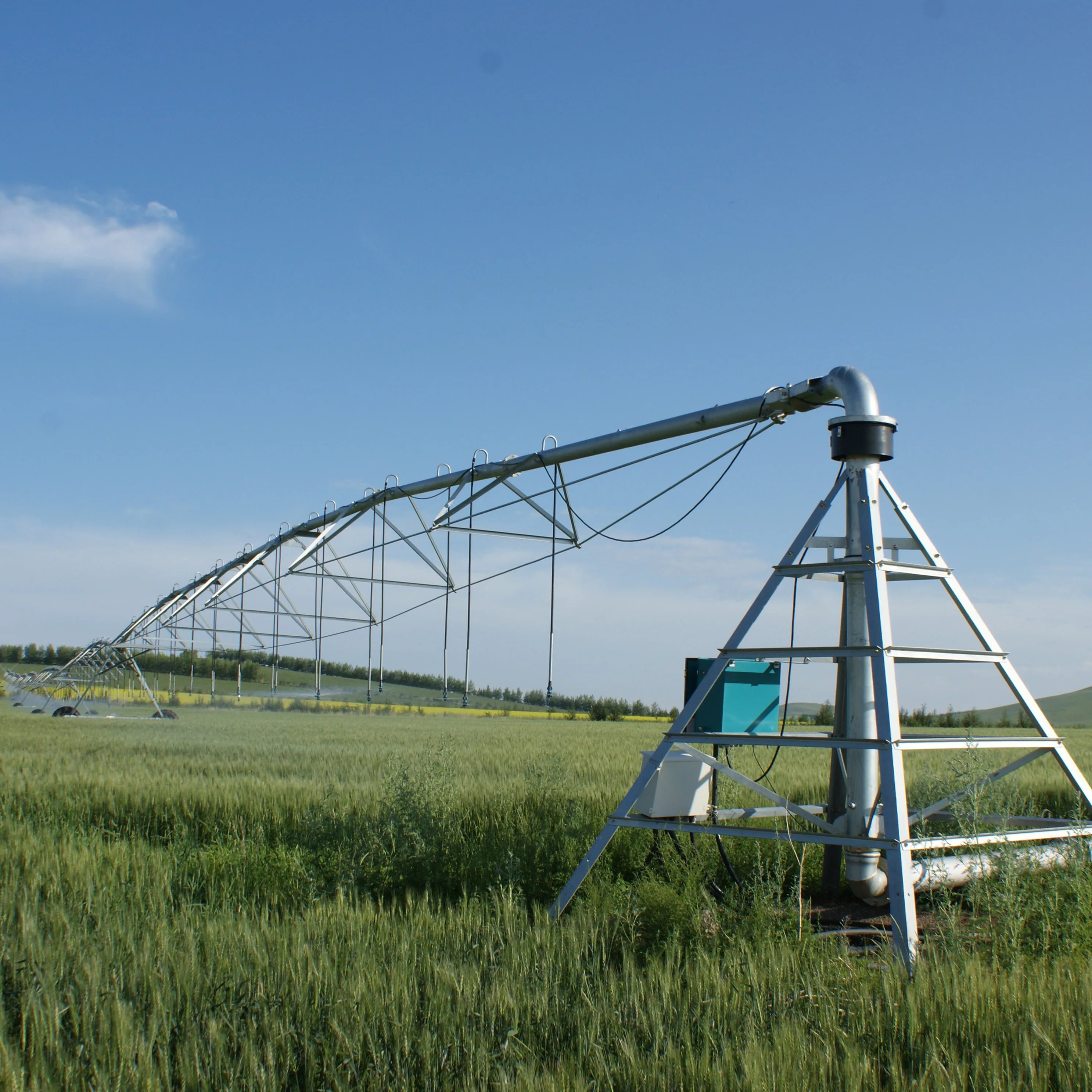 2022 Sales of movable agricultural sprinkler irrigation equipment / central pivot irrigation equipment systems